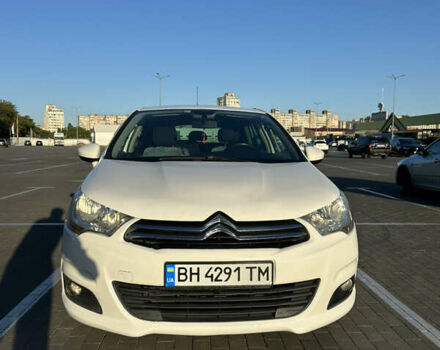 Белый Ситроен С4, объемом двигателя 1.6 л и пробегом 140 тыс. км за 6500 $, фото 1 на Automoto.ua