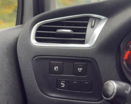 Білий Сітроен С4, об'ємом двигуна 1.6 л та пробігом 245 тис. км за 6350 $, фото 12 на Automoto.ua