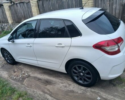 Белый Ситроен С4, объемом двигателя 1.6 л и пробегом 383 тыс. км за 5900 $, фото 6 на Automoto.ua