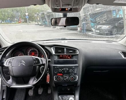 Белый Ситроен С4, объемом двигателя 1.6 л и пробегом 190 тыс. км за 4800 $, фото 9 на Automoto.ua
