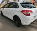Белый Ситроен С4, объемом двигателя 1.6 л и пробегом 293 тыс. км за 5499 $, фото 3 на Automoto.ua