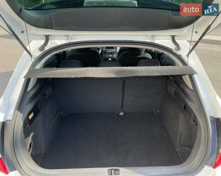 Білий Сітроен С4, об'ємом двигуна 1.56 л та пробігом 250 тис. км за 6500 $, фото 31 на Automoto.ua