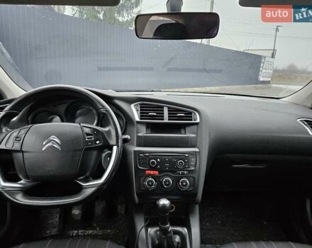 Ситроен С4 2012 в Львове на Automoto.ua Белый Ситроен С4, объемом двигателя 1.56 л и пробегом 256 тыс. км за 6400 $, фото 4 на Automoto.ua
