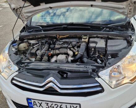 Белый Ситроен С4, объемом двигателя 1.6 л и пробегом 242 тыс. км за 5500 $, фото 16 на Automoto.ua