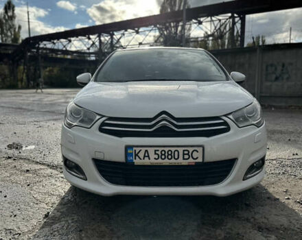Белый Ситроен С4, объемом двигателя 1.6 л и пробегом 207 тыс. км за 8500 $, фото 2 на Automoto.ua