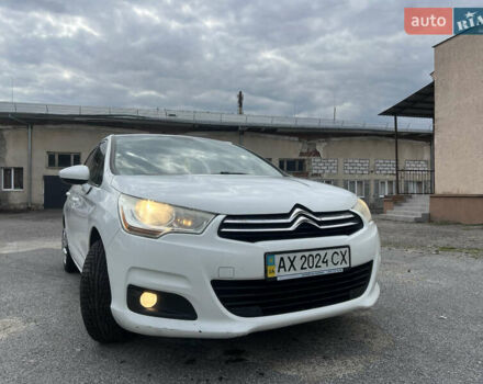 Білий Сітроен С4, об'ємом двигуна 1.6 л та пробігом 285 тис. км за 5700 $, фото 3 на Automoto.ua