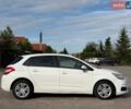 Белый Ситроен С4, объемом двигателя 1.6 л и пробегом 300 тыс. км за 4600 $, фото 10 на Automoto.ua