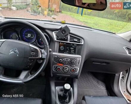 Сітроен С4 2012 у Львові на Automoto.ua Білий Сітроен С4, об'ємом двигуна 1.56 л та пробігом 280 тис. км за 5800 $, фото 16 на Automoto.ua