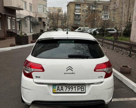 Белый Ситроен С4, объемом двигателя 1.56 л и пробегом 265 тыс. км за 7500 $, фото 4 на Automoto.ua