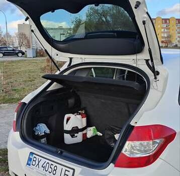 Белый Ситроен С4, объемом двигателя 1.6 л и пробегом 205 тыс. км за 6500 $, фото 24 на Automoto.ua