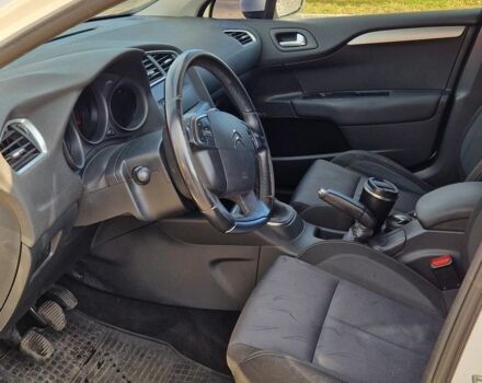 Белый Ситроен С4, объемом двигателя 1.6 л и пробегом 242 тыс. км за 5500 $, фото 8 на Automoto.ua