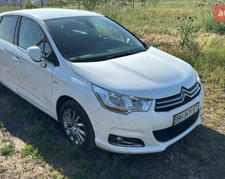 Белый Ситроен С4, объемом двигателя 1.6 л и пробегом 180 тыс. км за 7600 $, фото 3 на Automoto.ua