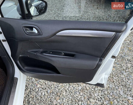 Ситроен С4 2012 в Ивано-Франковске на Automoto.ua Белый Ситроен С4, объемом двигателя 1.56 л и пробегом 263 тыс. км за 7300 $, фото 26 на Automoto.ua