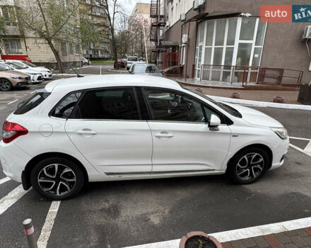Белый Ситроен С4, объемом двигателя 1.56 л и пробегом 265 тыс. км за 7500 $, фото 1 на Automoto.ua