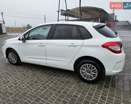 Ситроен С4 2012 в Львове на Automoto.ua Белый Ситроен С4, объемом двигателя 1.56 л и пробегом 256 тыс. км за 6400 $, фото 2 на Automoto.ua
