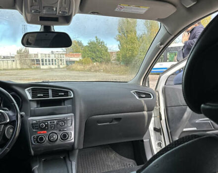 Белый Ситроен С4, объемом двигателя 1.6 л и пробегом 207 тыс. км за 8500 $, фото 9 на Automoto.ua