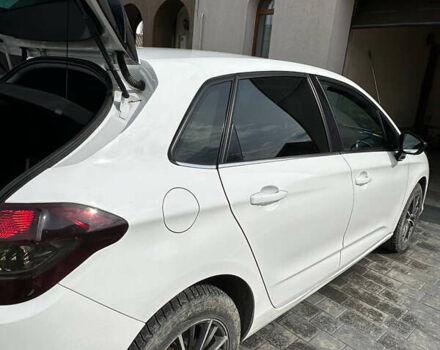 Белый Ситроен С4, объемом двигателя 1.56 л и пробегом 280 тыс. км за 7200 $, фото 3 на Automoto.ua