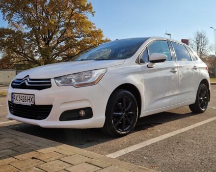 Белый Ситроен С4, объемом двигателя 1.6 л и пробегом 242 тыс. км за 5500 $, фото 2 на Automoto.ua