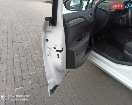 Ситроен С4 2012 в Миргороде на Automoto.ua Белый Ситроен С4, объемом двигателя 1.56 л и пробегом 145 тыс. км за 7000 $, фото 21 на Automoto.ua