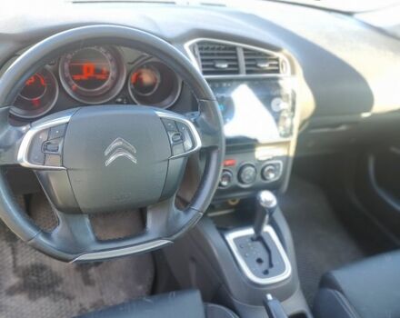 Белый Ситроен С4, объемом двигателя 1.6 л и пробегом 205 тыс. км за 6500 $, фото 6 на Automoto.ua