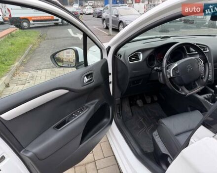 Белый Ситроен С4, объемом двигателя 1.59 л и пробегом 120 тыс. км за 7500 $, фото 27 на Automoto.ua