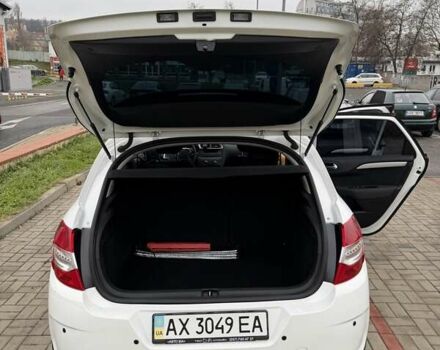 Белый Ситроен С4, объемом двигателя 1.59 л и пробегом 120 тыс. км за 7500 $, фото 8 на Automoto.ua