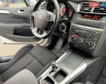 Белый Ситроен С4, объемом двигателя 1.56 л и пробегом 185 тыс. км за 8800 $, фото 11 на Automoto.ua