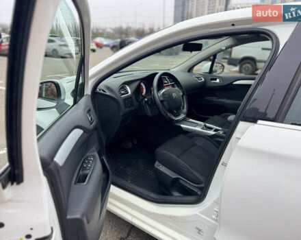 Белый Ситроен С4, объемом двигателя 1.56 л и пробегом 185 тыс. км за 8800 $, фото 8 на Automoto.ua