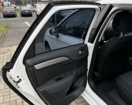 Белый Ситроен С4, объемом двигателя 1.59 л и пробегом 120 тыс. км за 7500 $, фото 30 на Automoto.ua