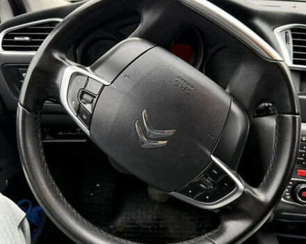 Белый Ситроен С4, объемом двигателя 1.6 л и пробегом 105 тыс. км за 9900 $, фото 8 на Automoto.ua