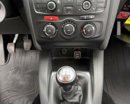 Белый Ситроен С4, объемом двигателя 1.59 л и пробегом 120 тыс. км за 7500 $, фото 23 на Automoto.ua