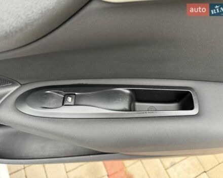 Белый Ситроен С4, объемом двигателя 1.59 л и пробегом 120 тыс. км за 7500 $, фото 37 на Automoto.ua