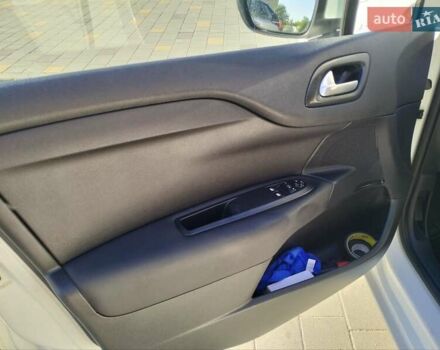 Ситроен С4 2013 в Тернополе на Automoto.ua Белый Ситроен С4, объемом двигателя 1.56 л и пробегом 267 тыс. км за 7250 $, фото 11 на Automoto.ua