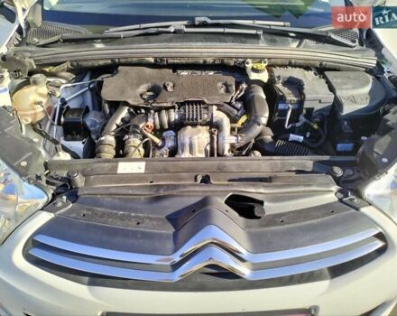 Ситроен С4 2013 в Тернополе на Automoto.ua Белый Ситроен С4, объемом двигателя 1.56 л и пробегом 267 тыс. км за 7250 $, фото 9 на Automoto.ua