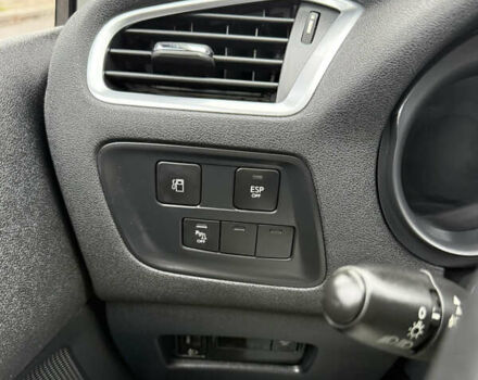 Белый Ситроен С4, объемом двигателя 1.6 л и пробегом 105 тыс. км за 9900 $, фото 10 на Automoto.ua