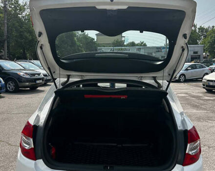 Белый Ситроен С4, объемом двигателя 1.6 л и пробегом 191 тыс. км за 6999 $, фото 8 на Automoto.ua