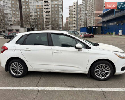 Белый Ситроен С4, объемом двигателя 1.56 л и пробегом 185 тыс. км за 8800 $, фото 3 на Automoto.ua