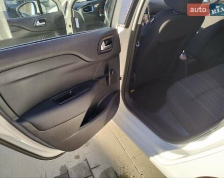 Ситроен С4 2013 в Тернополе на Automoto.ua Белый Ситроен С4, объемом двигателя 1.56 л и пробегом 267 тыс. км за 7250 $, фото 10 на Automoto.ua