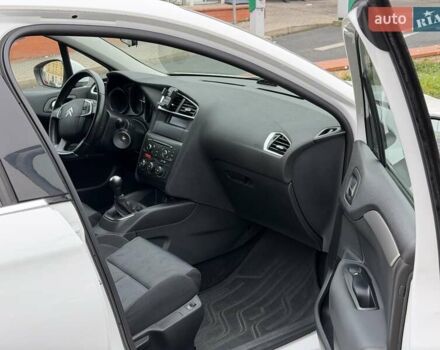 Белый Ситроен С4, объемом двигателя 1.59 л и пробегом 120 тыс. км за 7500 $, фото 38 на Automoto.ua