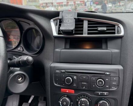 Белый Ситроен С4, объемом двигателя 1.59 л и пробегом 120 тыс. км за 7500 $, фото 22 на Automoto.ua