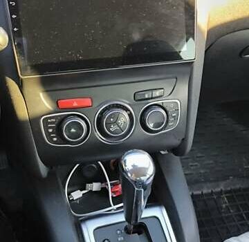 Белый Ситроен С4, объемом двигателя 1.6 л и пробегом 207 тыс. км за 7700 $, фото 6 на Automoto.ua