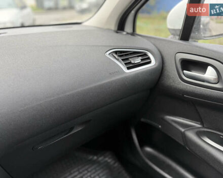 Белый Ситроен С4, объемом двигателя 1.6 л и пробегом 105 тыс. км за 9900 $, фото 15 на Automoto.ua