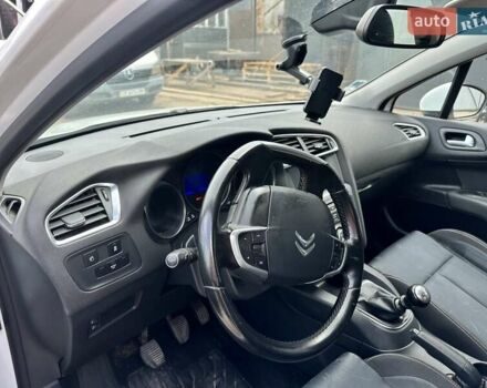 Белый Ситроен С4, объемом двигателя 1.56 л и пробегом 270 тыс. км за 5700 $, фото 7 на Automoto.ua