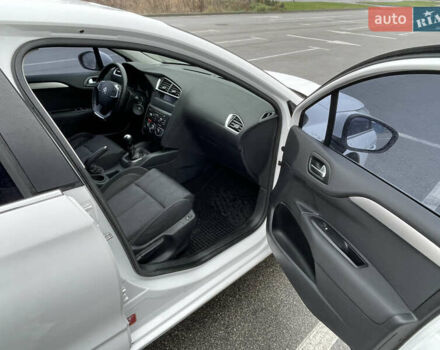 Белый Ситроен С4, объемом двигателя 1.56 л и пробегом 183 тыс. км за 6000 $, фото 12 на Automoto.ua