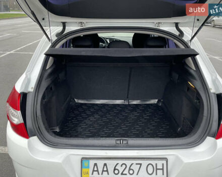 Белый Ситроен С4, объемом двигателя 1.56 л и пробегом 183 тыс. км за 6000 $, фото 19 на Automoto.ua