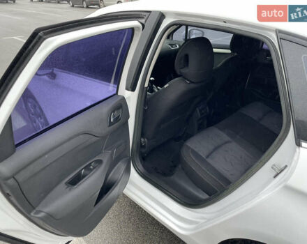 Белый Ситроен С4, объемом двигателя 1.56 л и пробегом 183 тыс. км за 6000 $, фото 10 на Automoto.ua