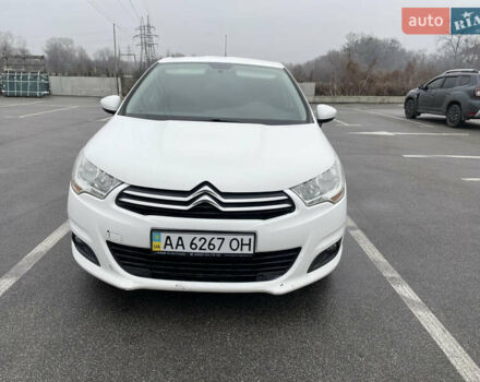 Белый Ситроен С4, объемом двигателя 1.56 л и пробегом 183 тыс. км за 6000 $, фото 1 на Automoto.ua