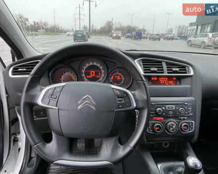 Белый Ситроен С4, объемом двигателя 1.56 л и пробегом 183 тыс. км за 6000 $, фото 17 на Automoto.ua