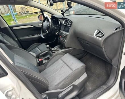 Белый Ситроен С4, объемом двигателя 1.56 л и пробегом 270 тыс. км за 5700 $, фото 4 на Automoto.ua