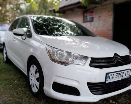 Белый Ситроен С4, объемом двигателя 1.56 л и пробегом 255 тыс. км за 6500 $, фото 2 на Automoto.ua